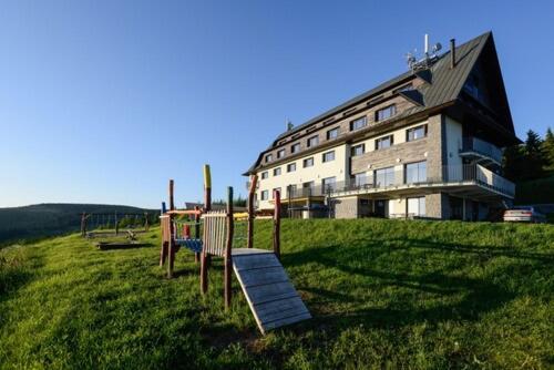 Horsky Hotel Friesovy Boudy Strážné エクステリア 写真